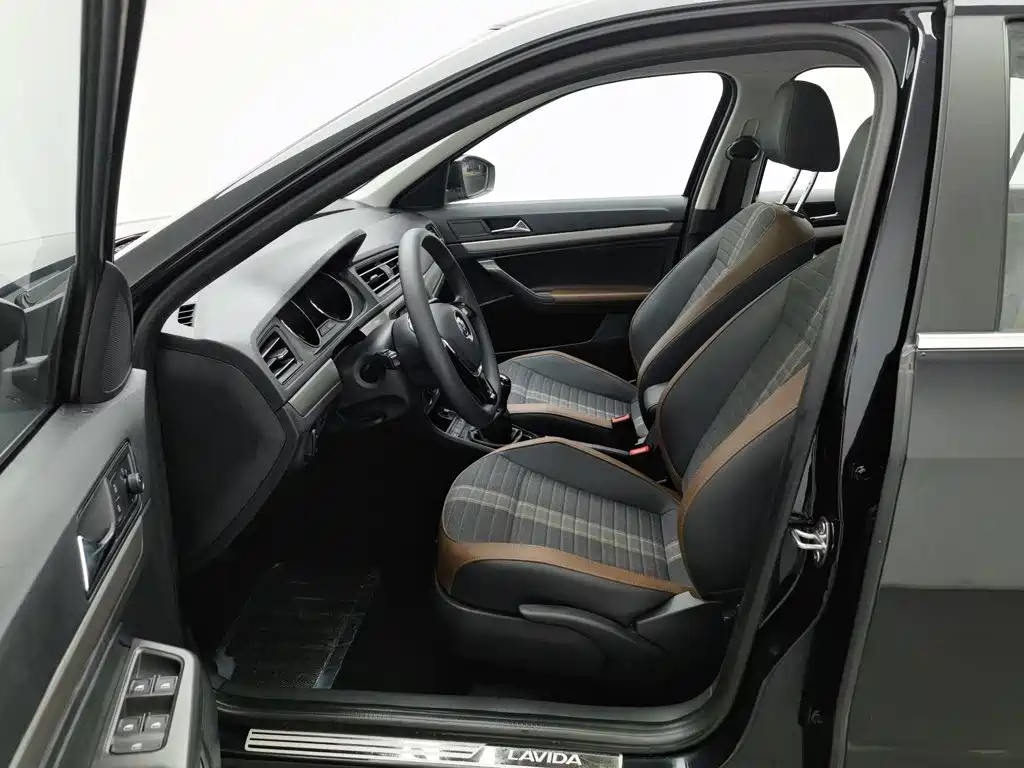 Photo 10 - Volkswagen Lavida
