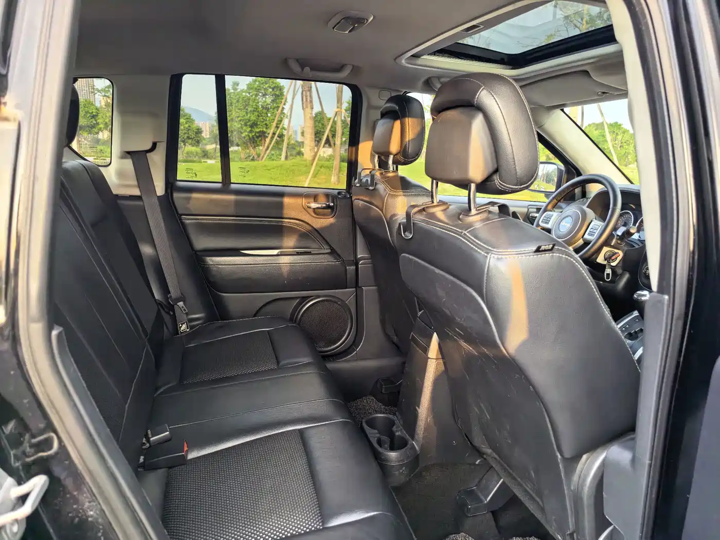 Jeep Compass (Import) 2015 2014 2.4L 4WD Serpentine Collector's Edition