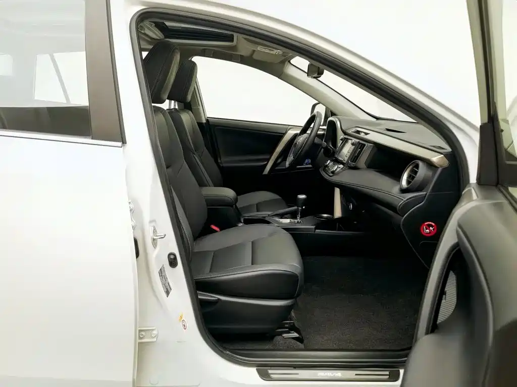 صورة 23 - Toyota RAV4