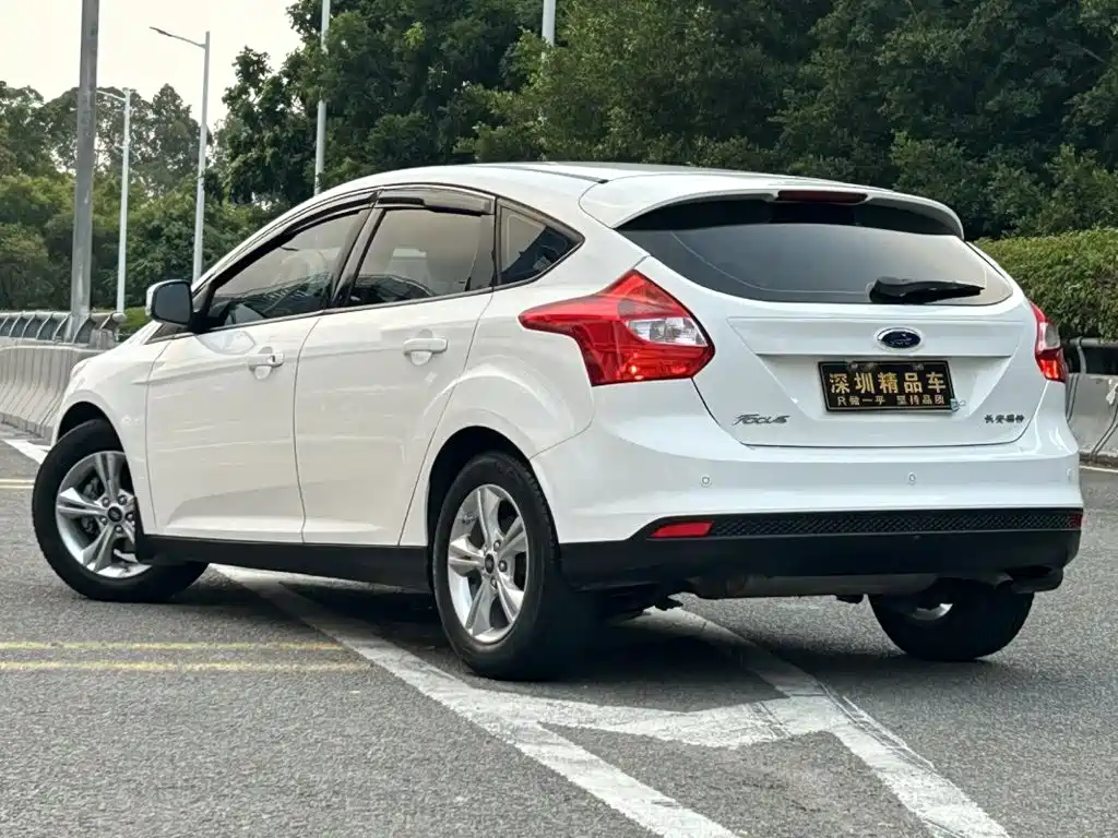 Ford Focus 2014 2012 Hatchback 1.6L Automatic Trend