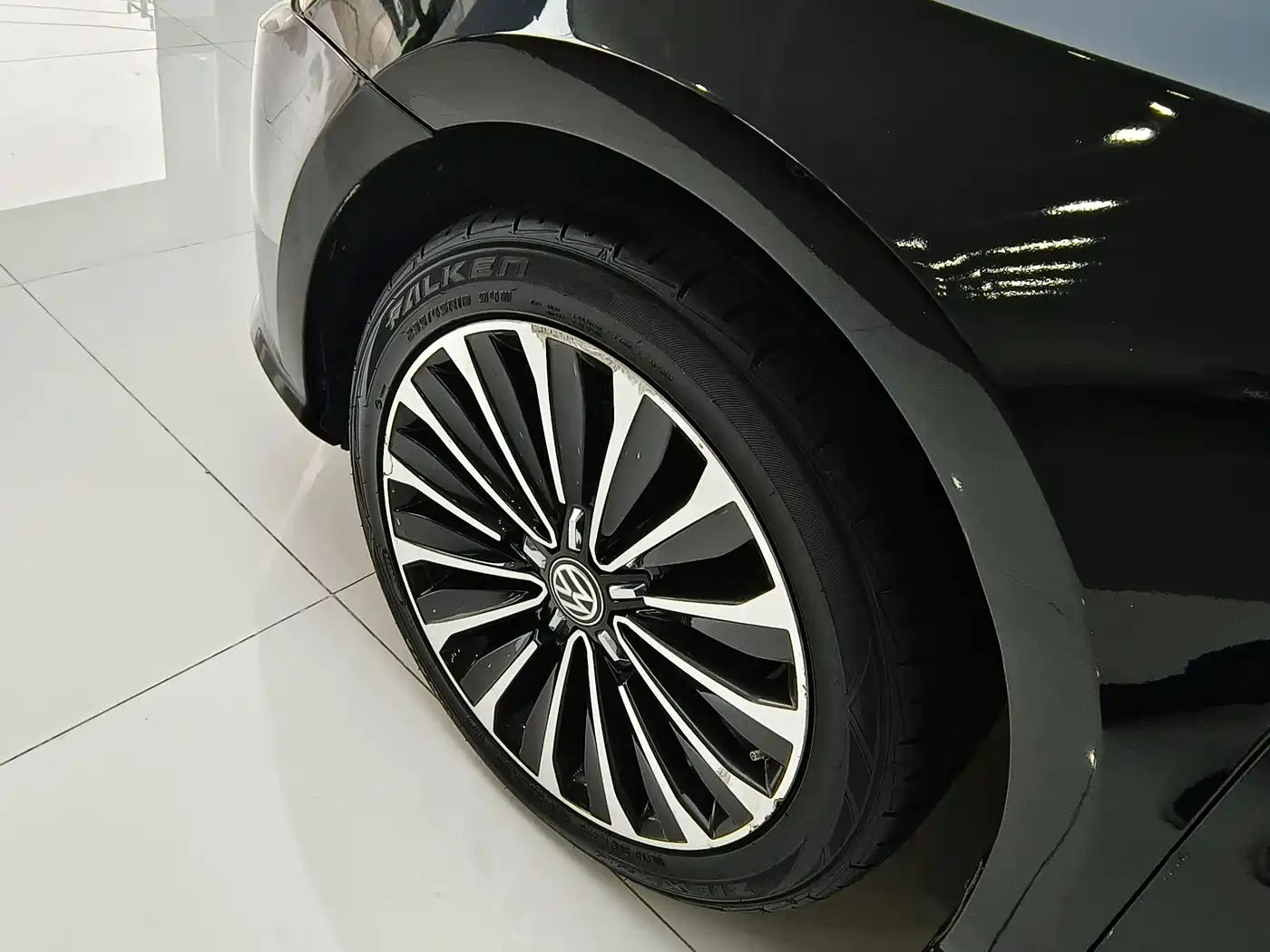 Фото 25 - Volkswagen Passat