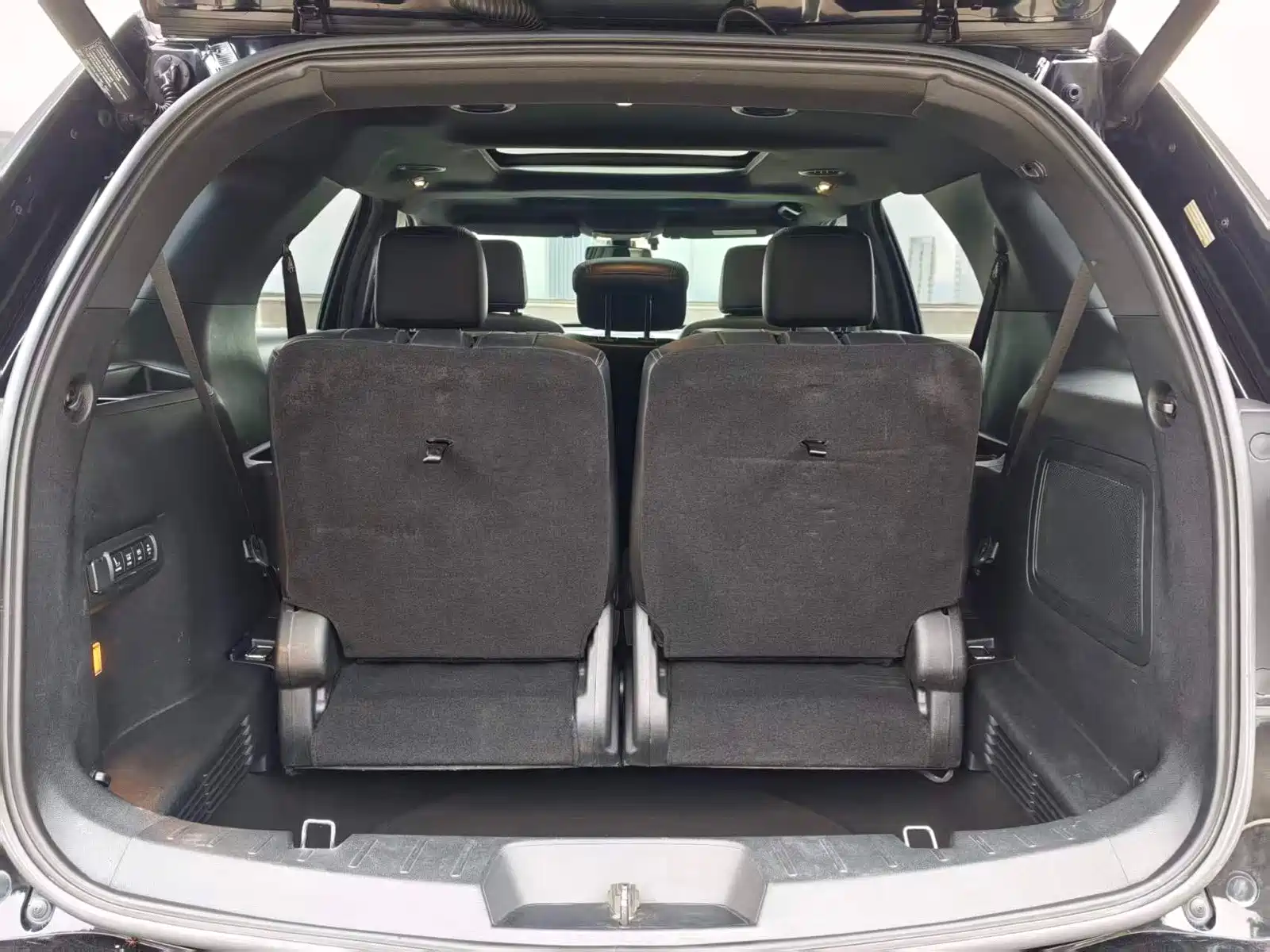 Фото 18 - Ford Explorer (Import)