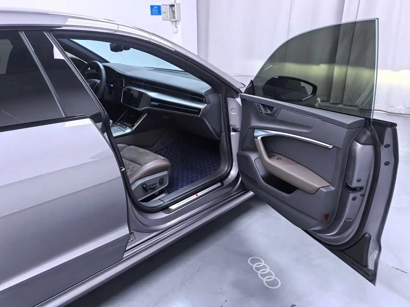 Фото 14 - Audi A7L