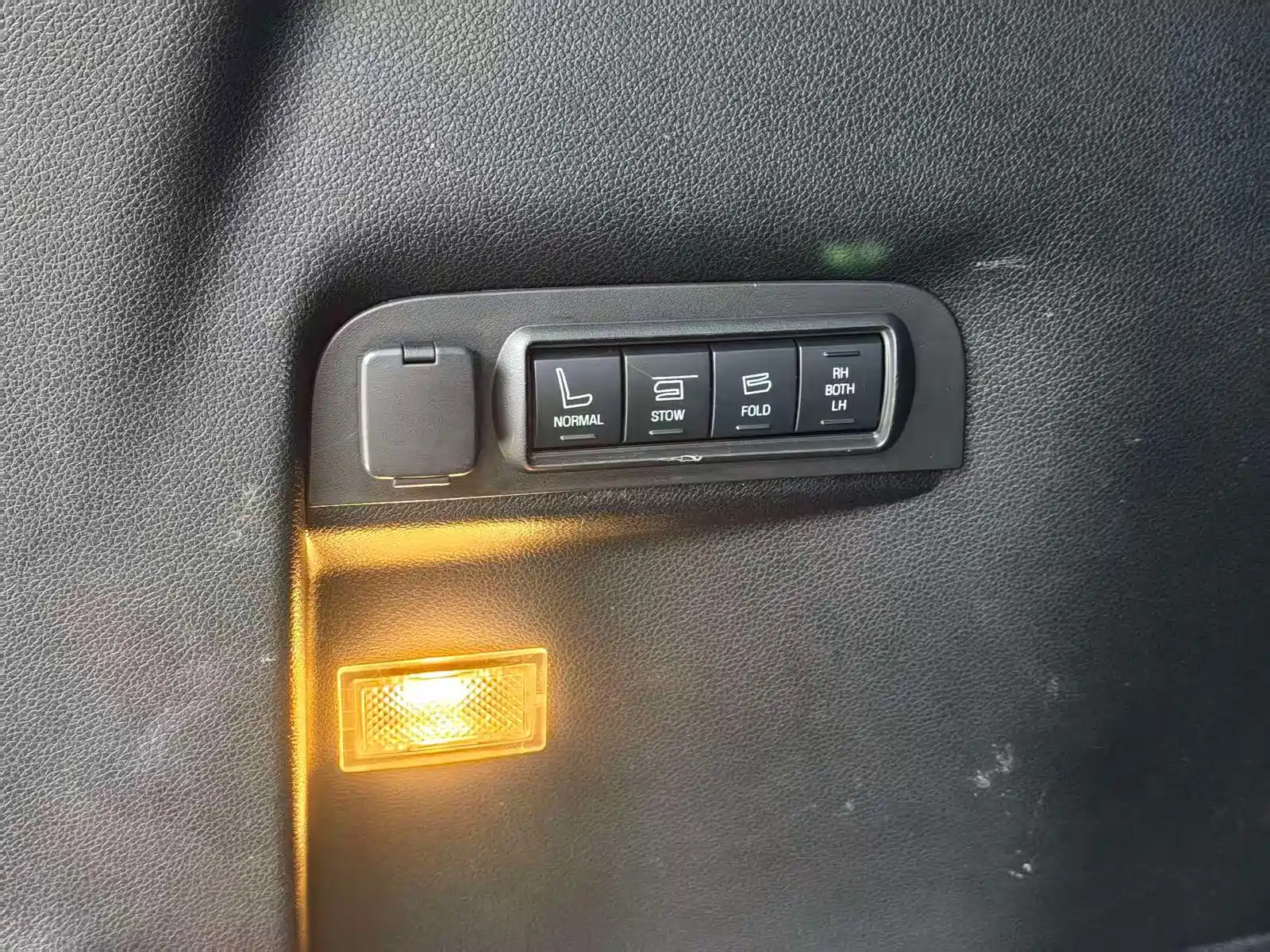 Фото 19 - Ford Explorer (Import)