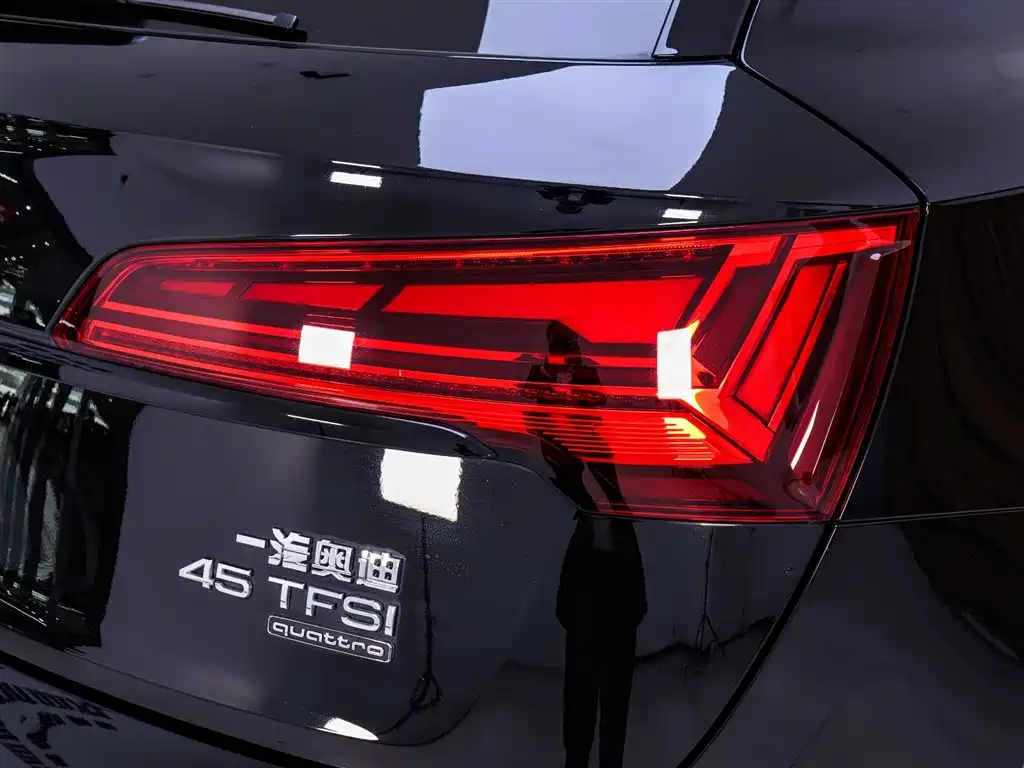 Audi Q5L 2023 45T Luxury Dynamic фото 9