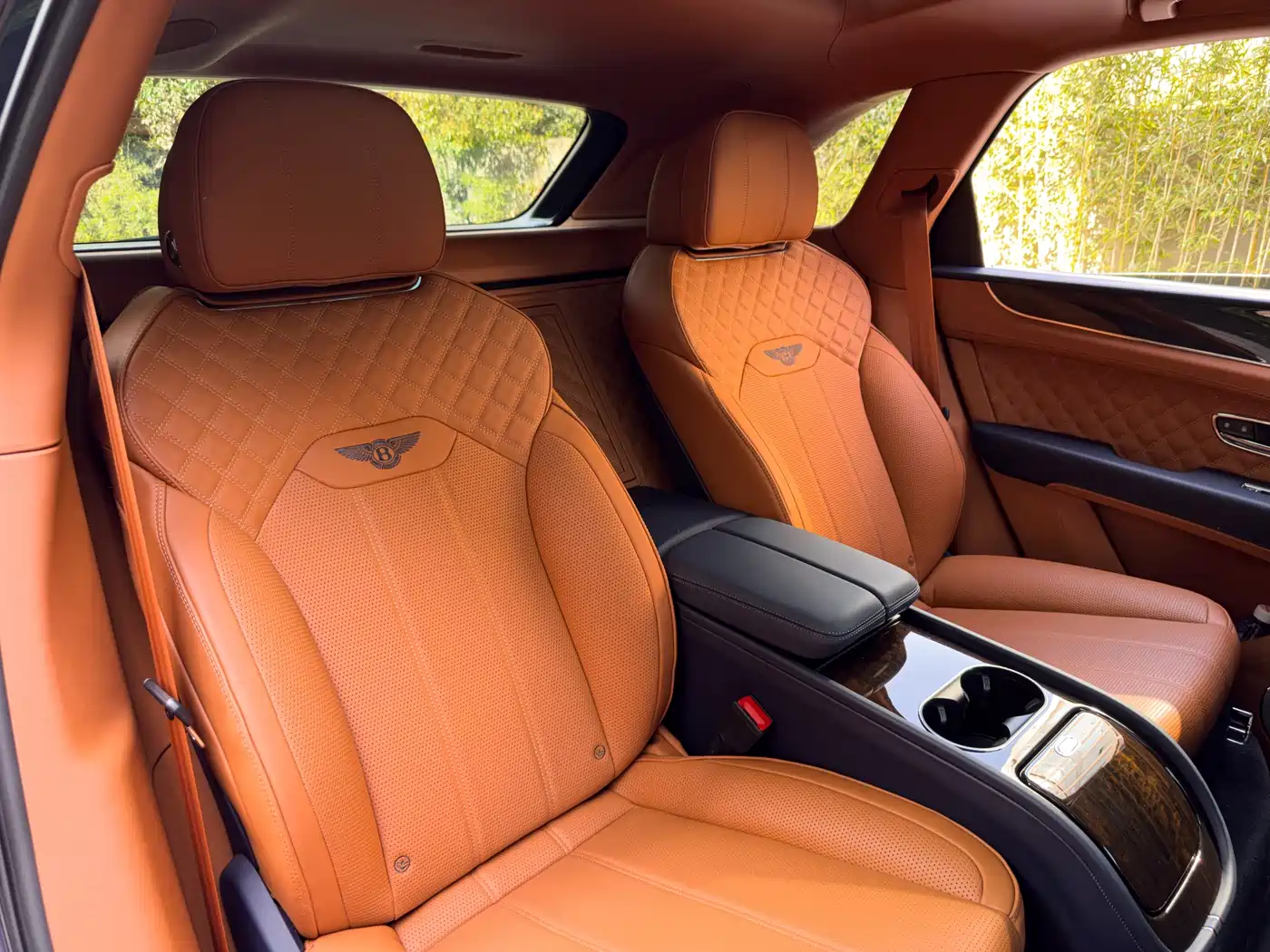 BENTLEY TIMYUE PLUG IN HYBRID