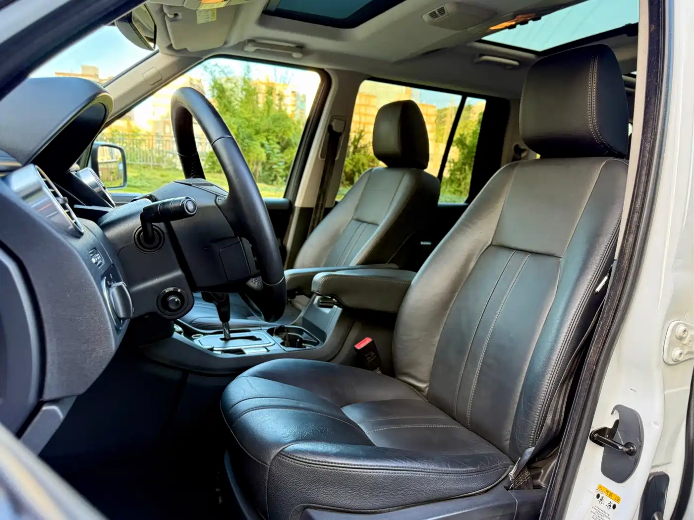 Land Rover Discovery 2011 3.0 SDV6 HSE Diesel фото 11