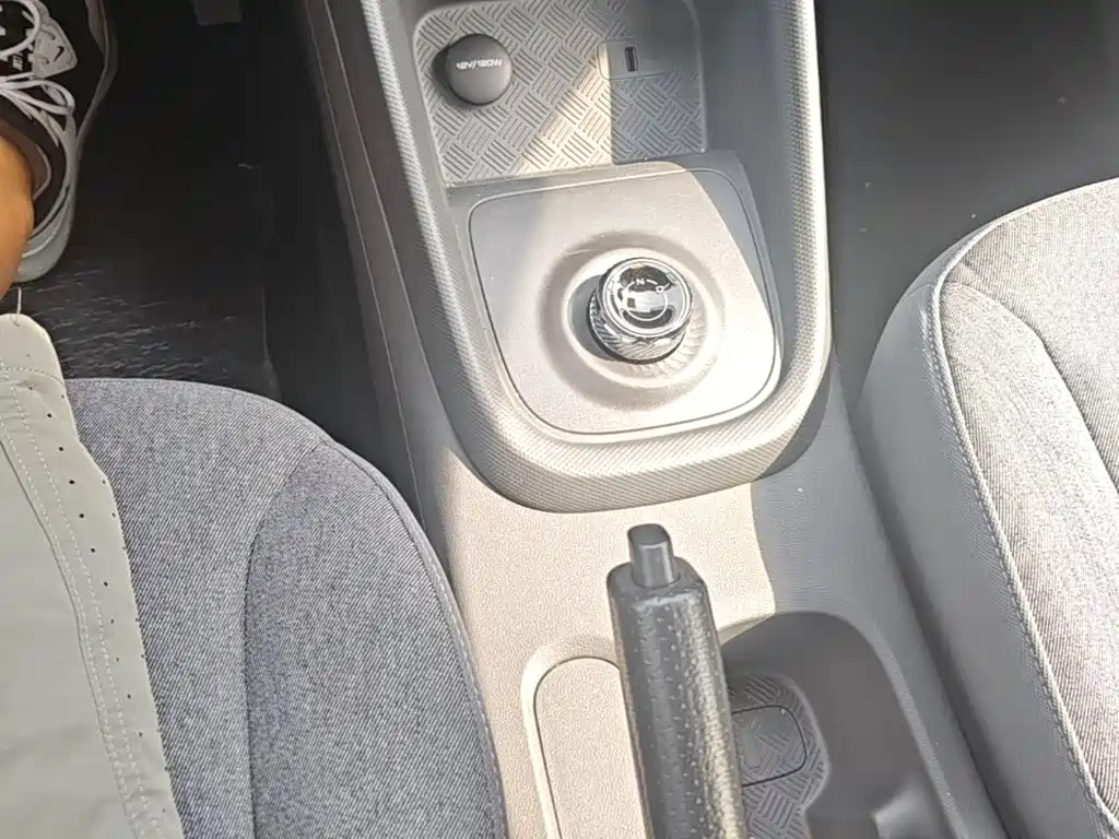 Wuling Motors Wuling Hongguang New Energy 2026 2025 Extended-Range Hybrid 50KM Comfort Version