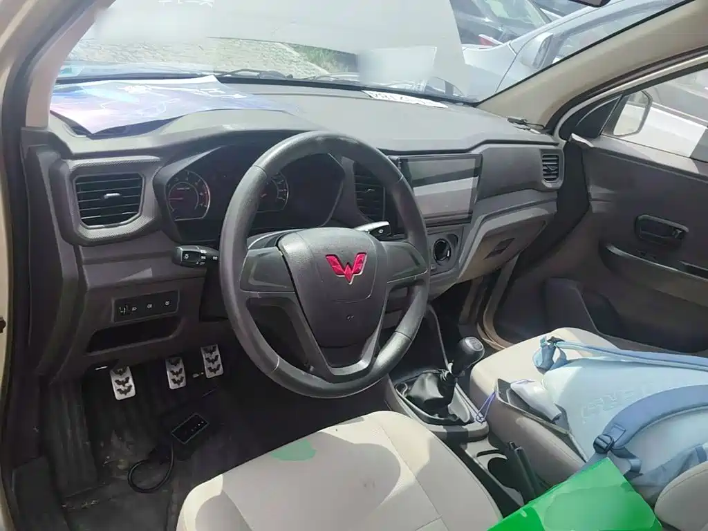 Wuling Motors Wuling Hongguang V 2024 2022 1.5L Dynamic Edition Hydraulic Power Steering LAR