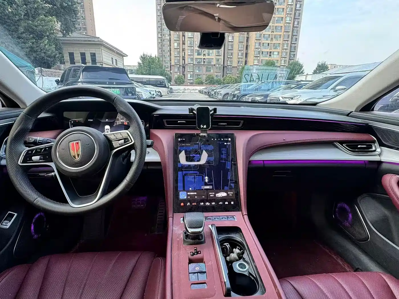 Фото 10 - Hongqi H5