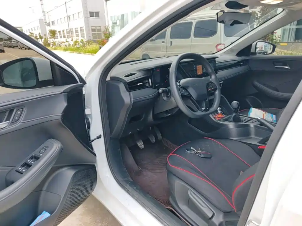 Roewe i5 2025 2026 1.5L Manual Comfort