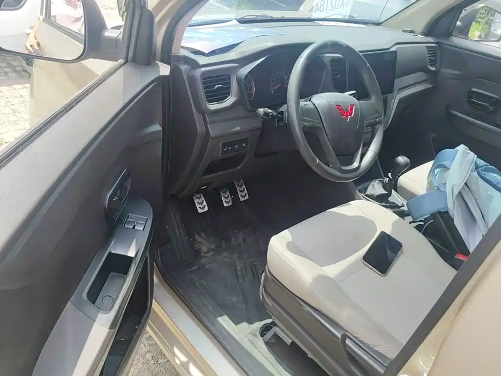 Wuling Motors Wuling Hongguang V 2024 2022 1.5L Dynamic Edition Hydraulic Power Steering LAR