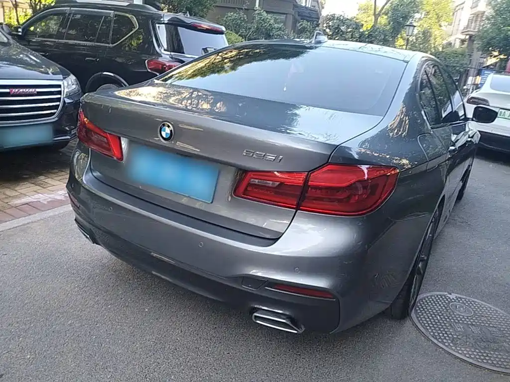Photo 7 - BMW 5 Series (Import)