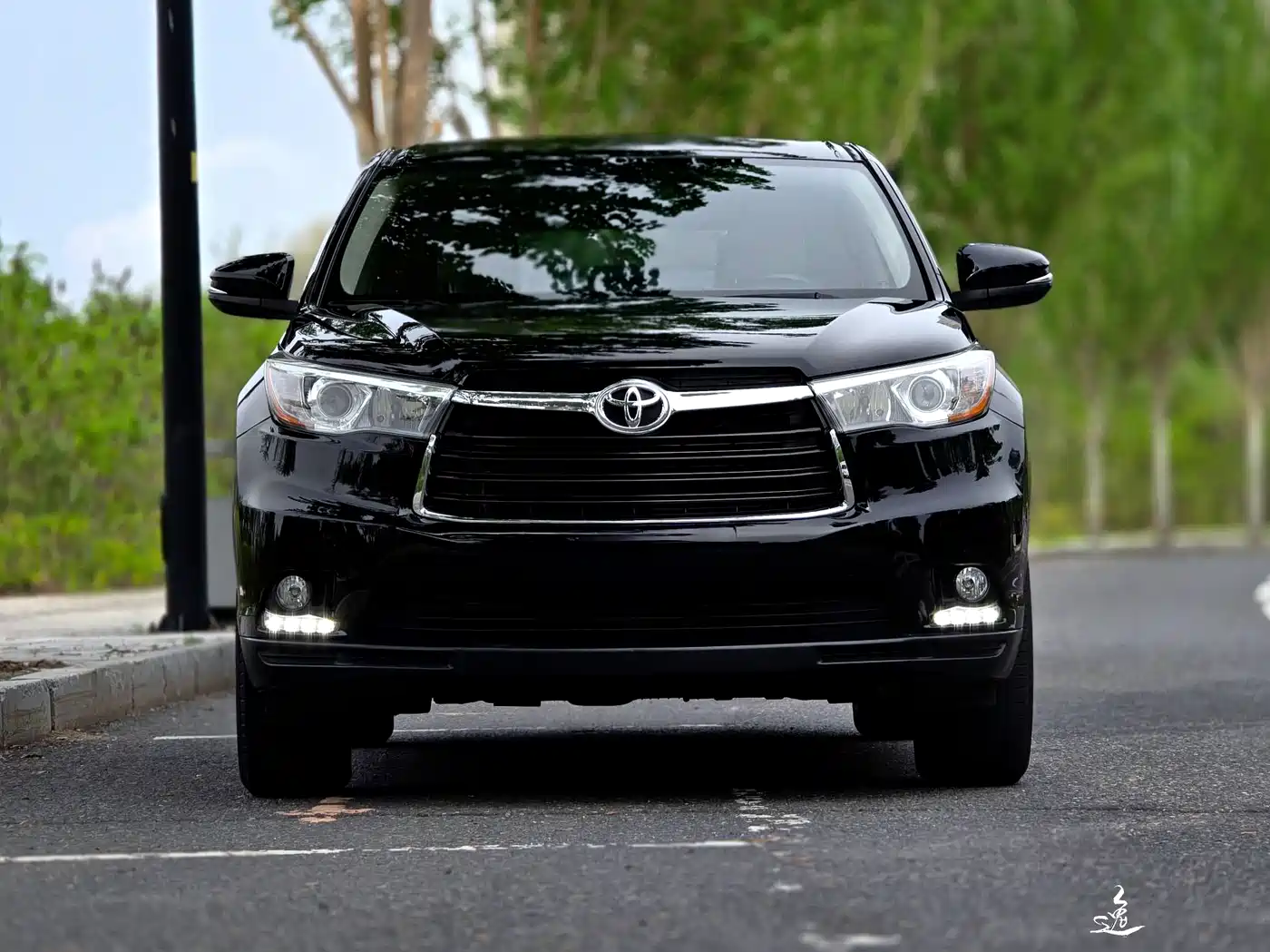 Photo 2 - Toyota Highlander