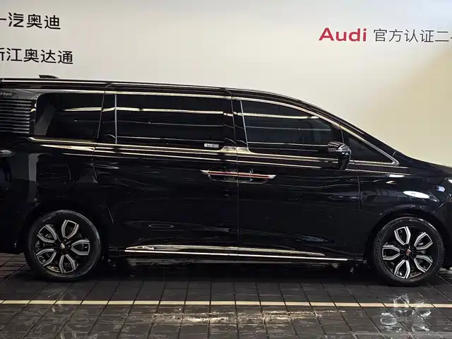 Hongqi HQ9 2023 2.0T Smart Connect Flag Enjoy Edition — фото 5
