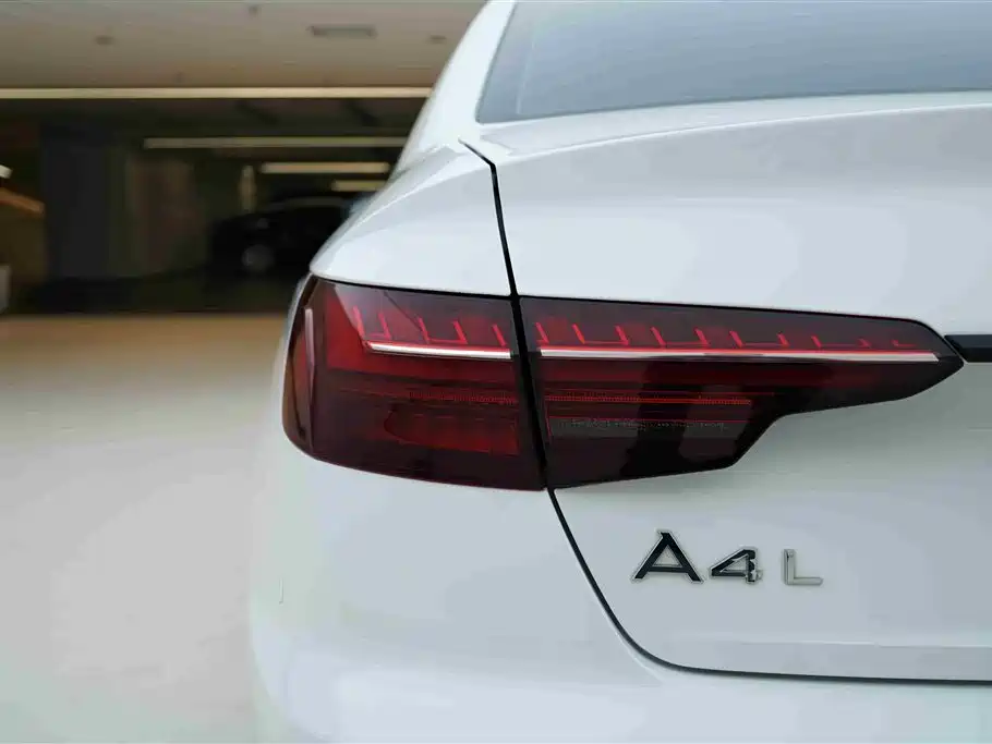 Audi A4L 2022 40 TFSI Luxury Dynamic фото 16