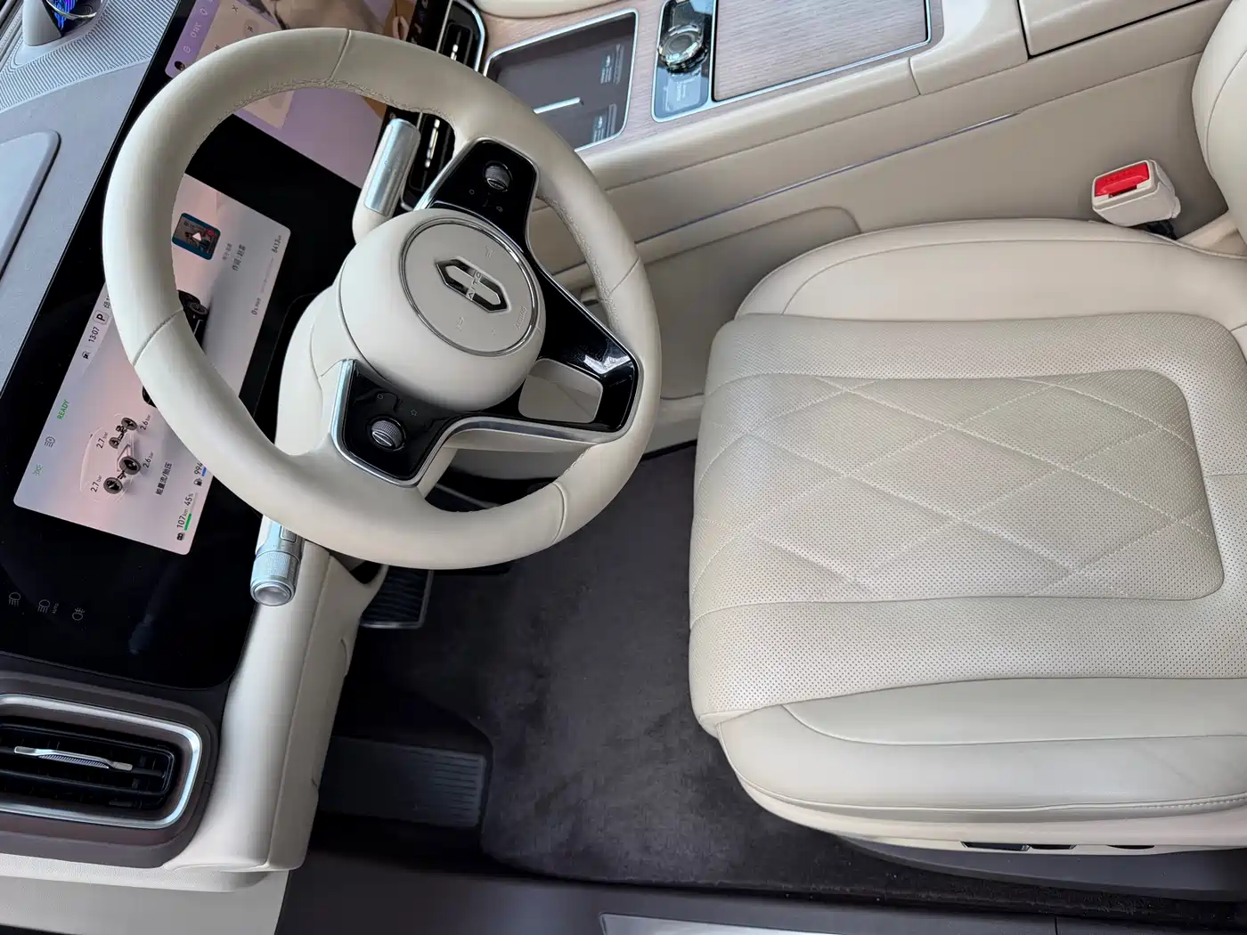 AITO Wenjie AITO M9 2024 Model Extended Range Ultra Edition 52kWh 5-Seater фото 9