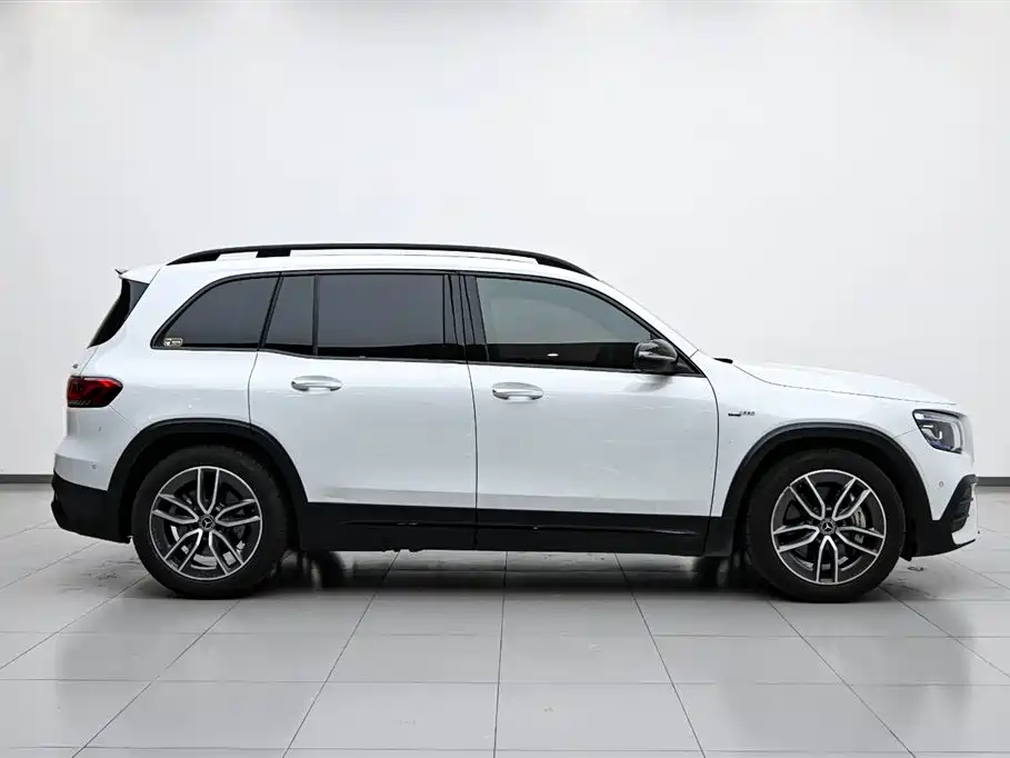 MERCEDES-BENZ GLB AMG