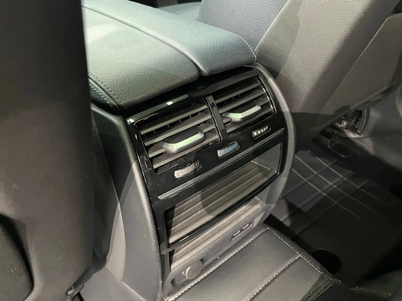 BMW 5 Series (Import) 2020 Model 525i M Sport Package фото 16