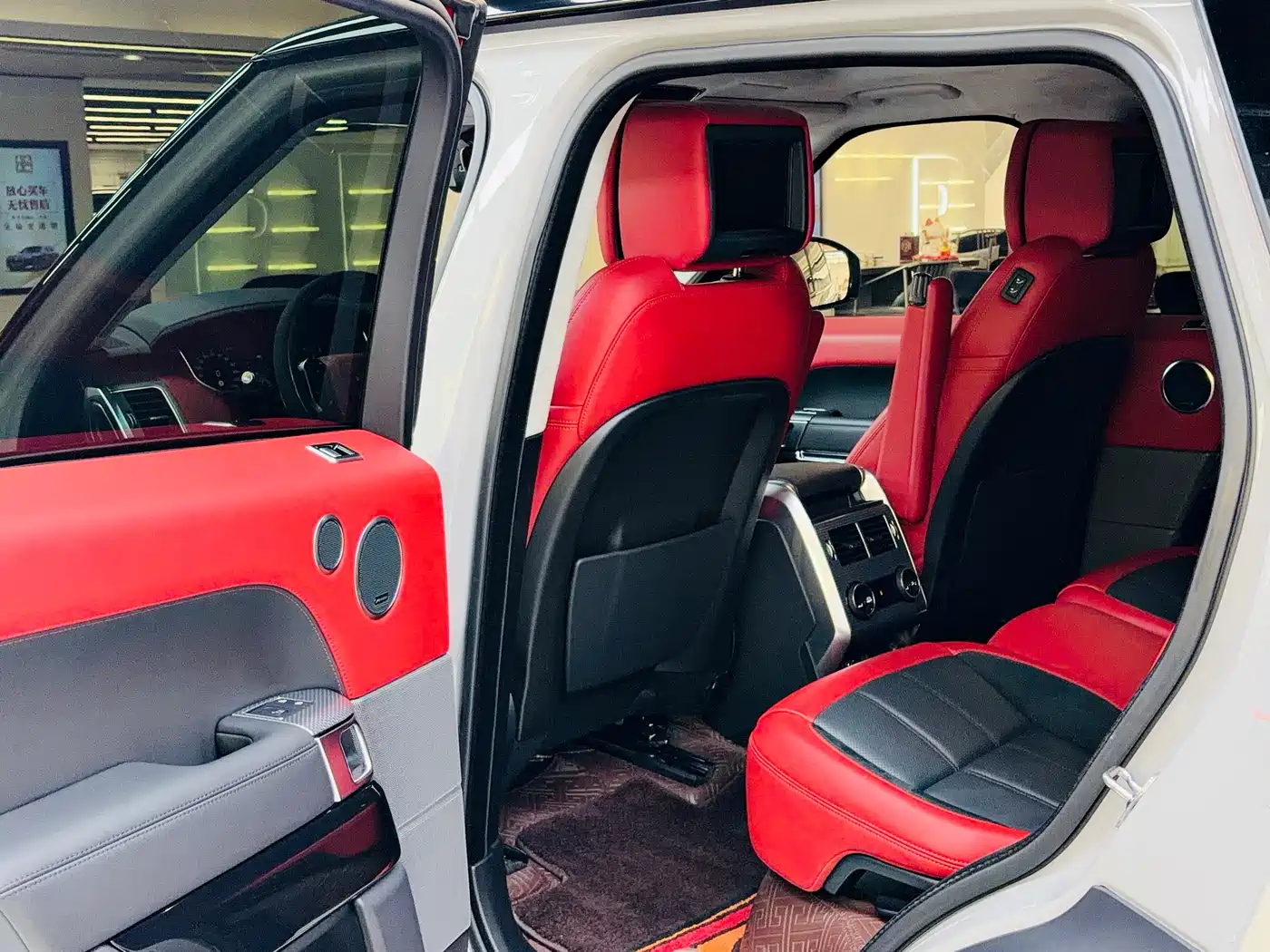 Land Rover Range Rover Sport 2021 3.0 L6 HST фото 7