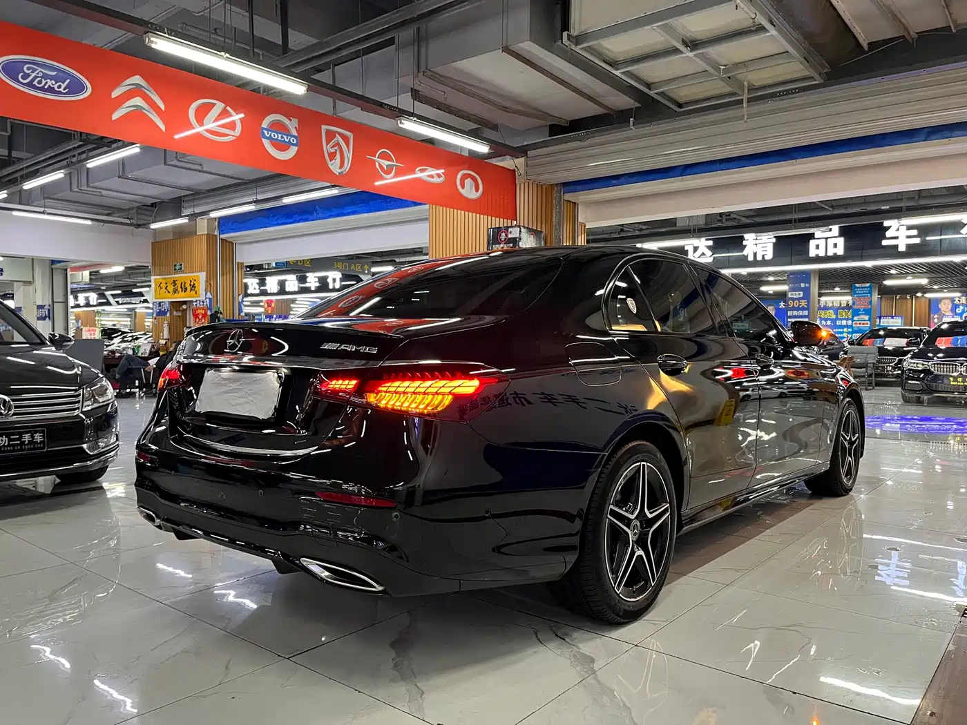 MERCEDES-BENZ E CLASS