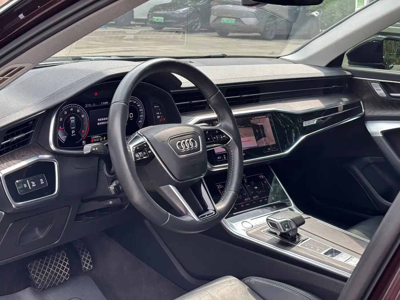 Фото 13 - Audi A6L