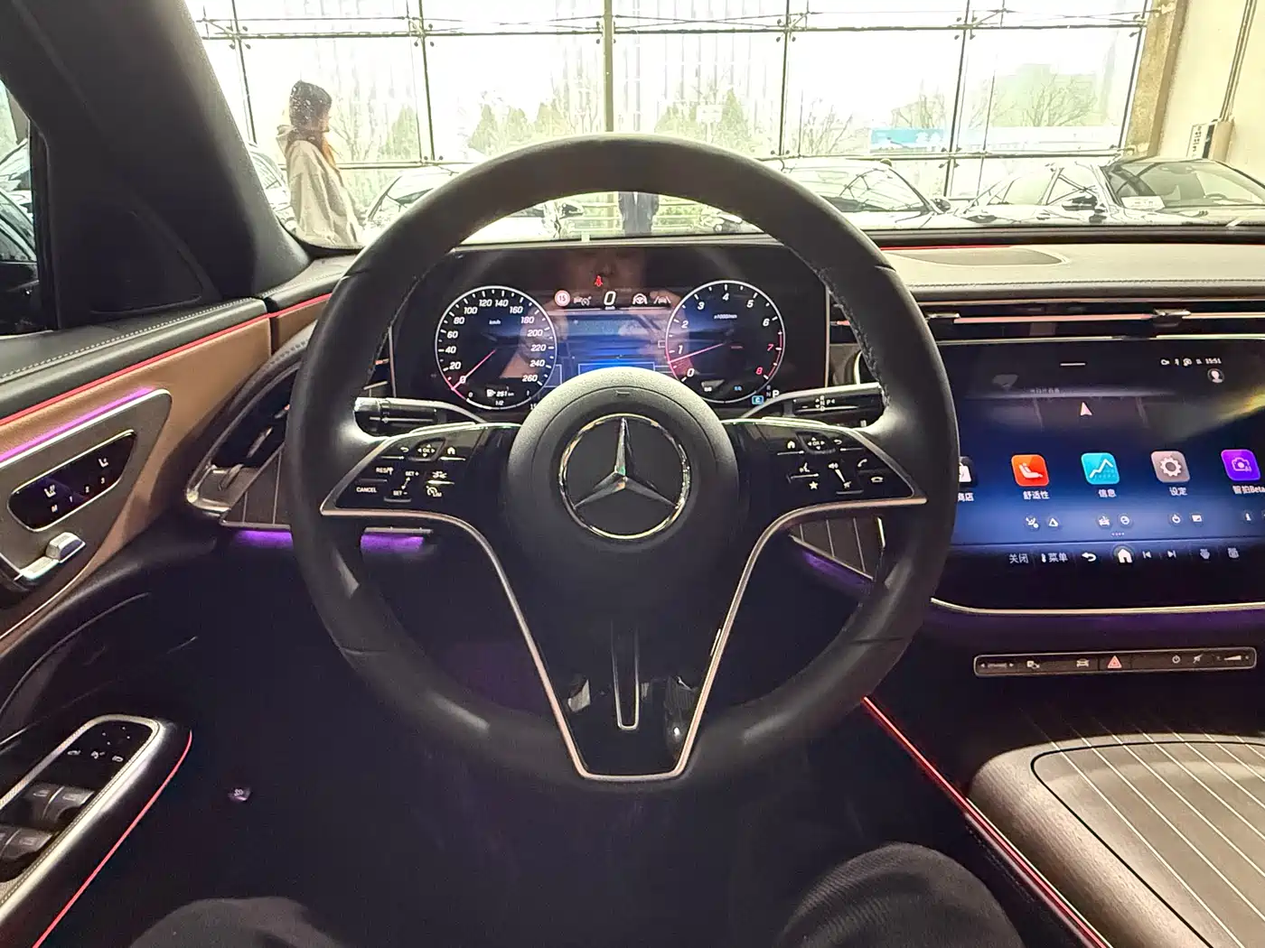 Mercedes-Benz E-Class 2024 E 300 L Fashion фото 12