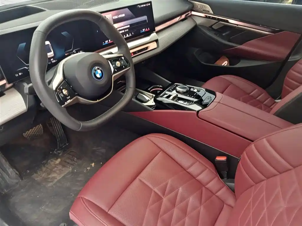 BMW i5 2025 2024 eDrive 35L Luxury Package