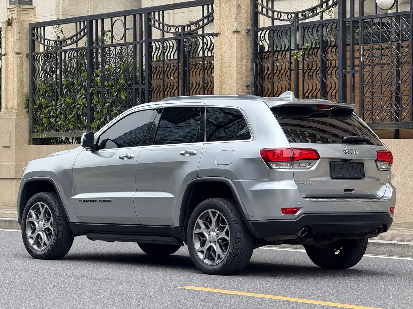 JEEP GRAND CHEROKEE