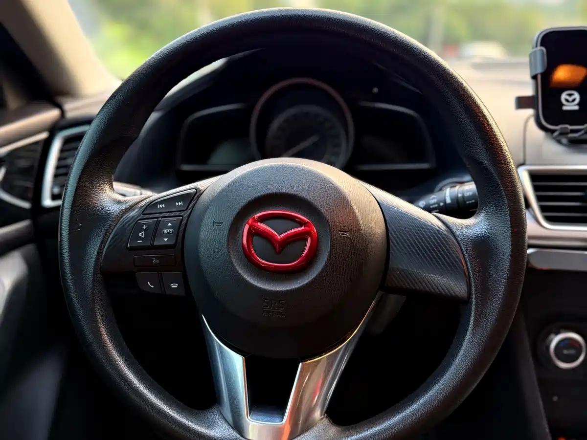 Фото 18 - Mazda Mazda 3