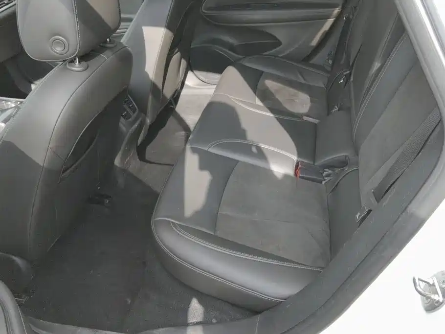 Photo 11 - Buick Verano