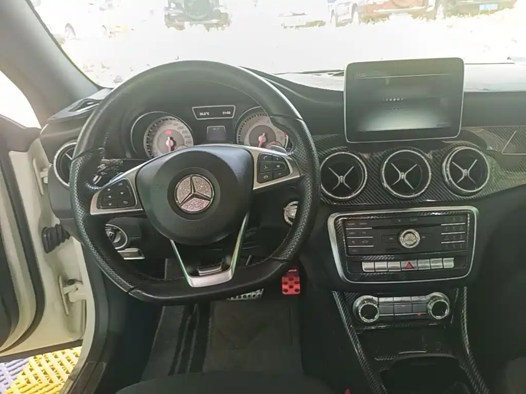 Mercedes-Benz CLA (Import) 2015 2015 CLA 220 4MATIC