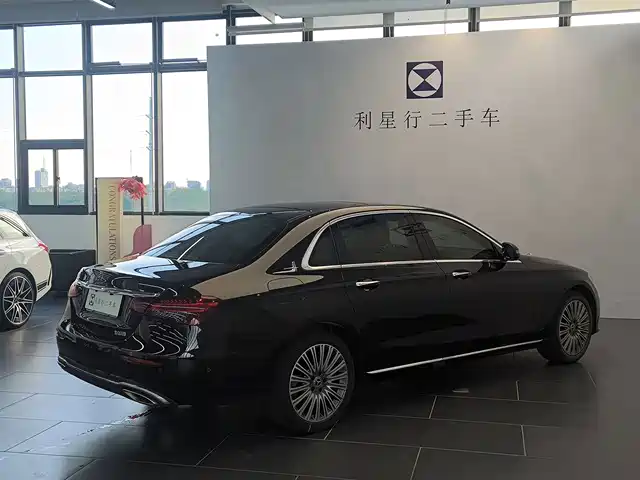 Mercedes-Benz E-Class 2021 E 300 L Fashion — фото 4