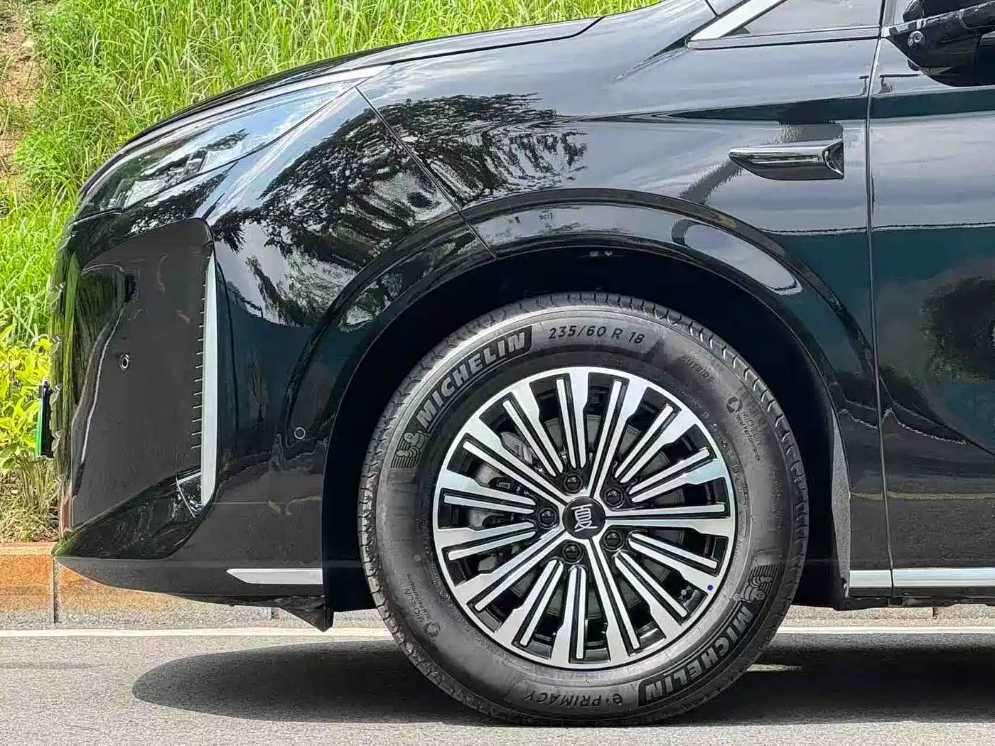 BYD Xia 2025 2025 DM-i 1.5T 180km Surpass Edition