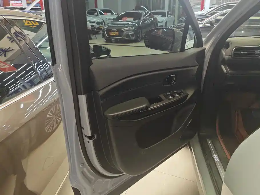Фото 7 - NIO EC6