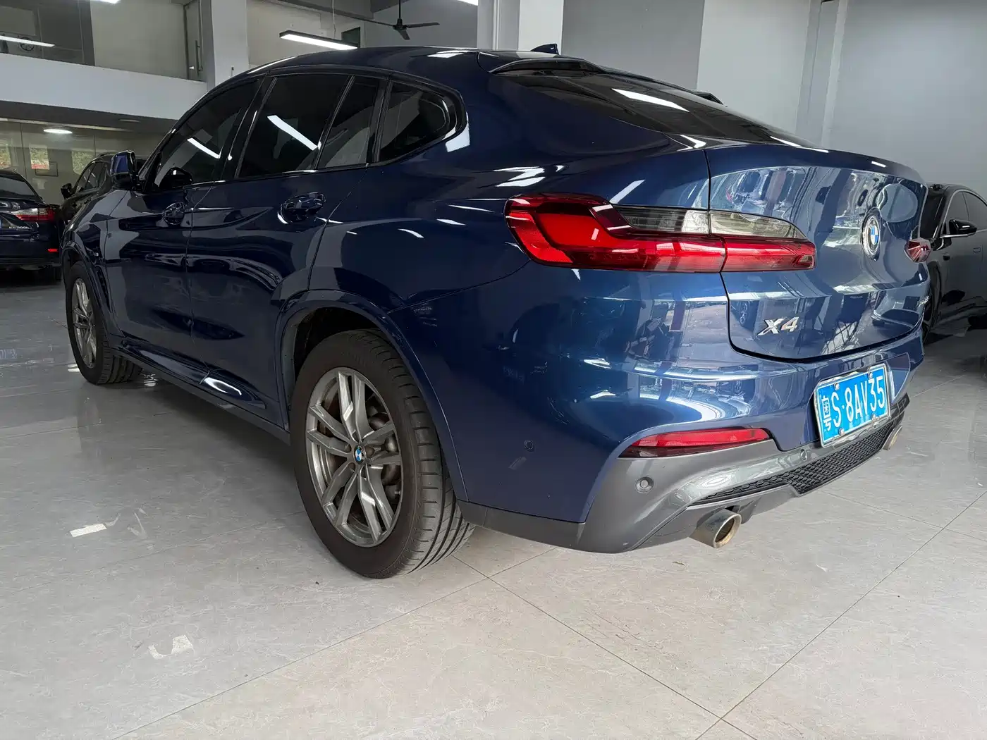 Photo 5 - BMW X4