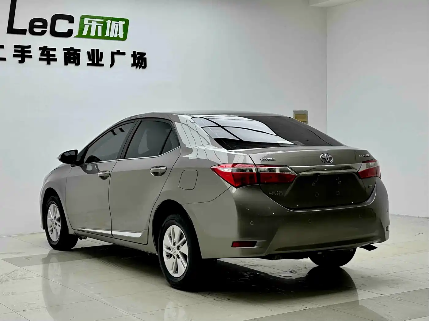 Фото 4 - Toyota Corolla