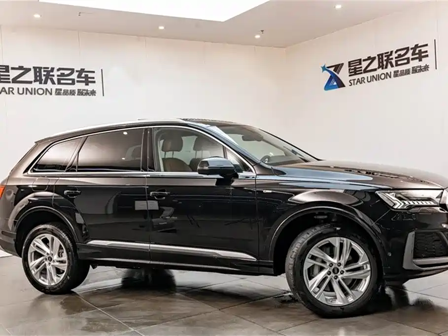 Audi Q7 2023 45 TFSI quattro S line Sport фото 6