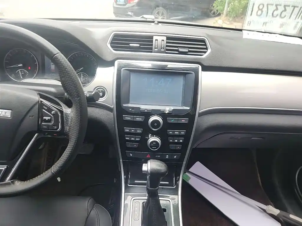 Фото 13 - Haval H2