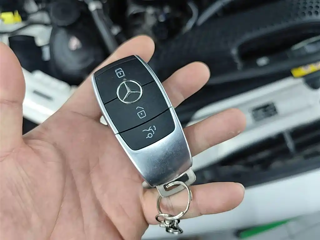 MERCEDES-BENZ CLASS C