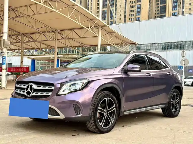 MERCEDES-BENZ GLA
