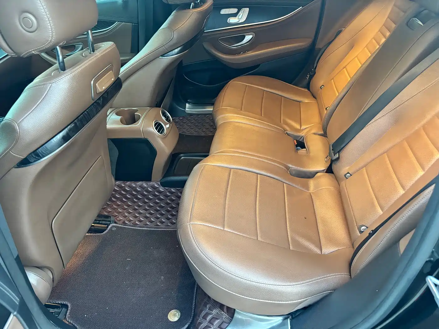Фото 8 - Mercedes-Benz E-Class