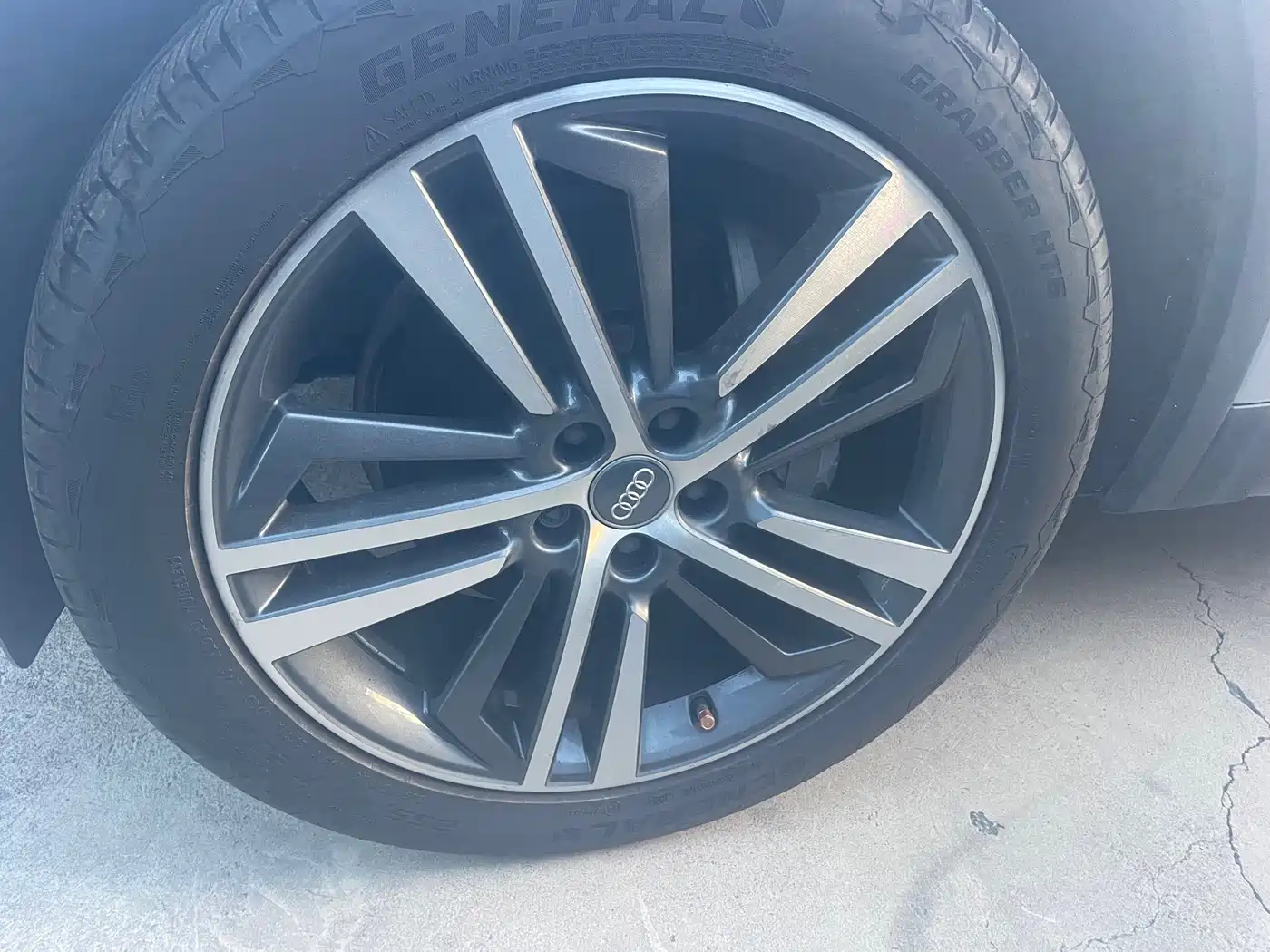 Фото 11 - Audi Q5L