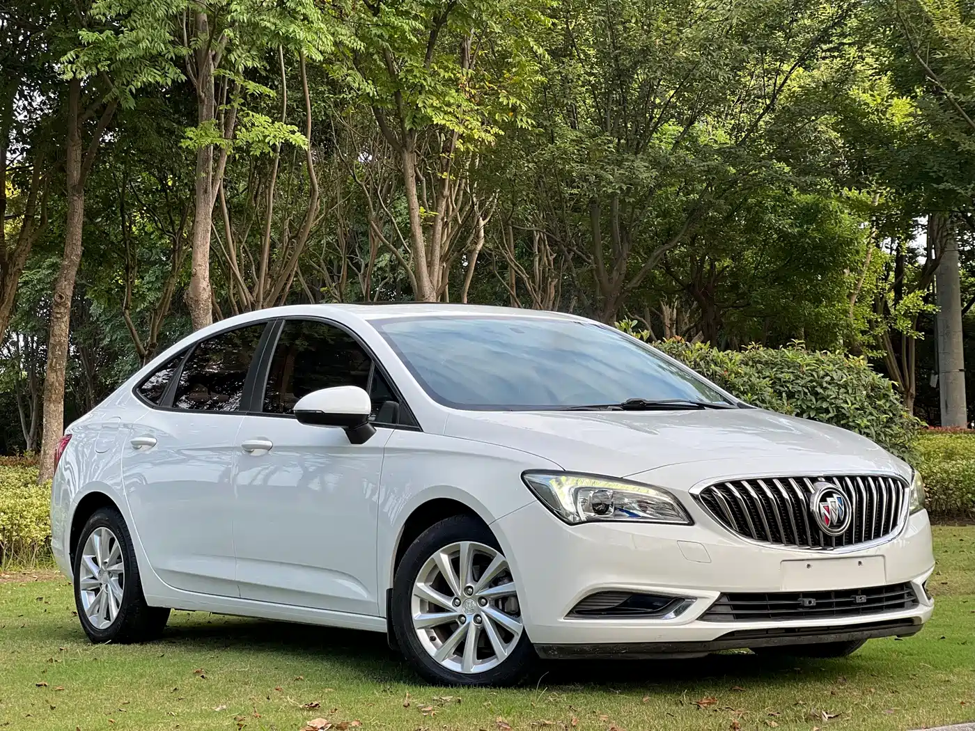Фото 14 - Buick Verano