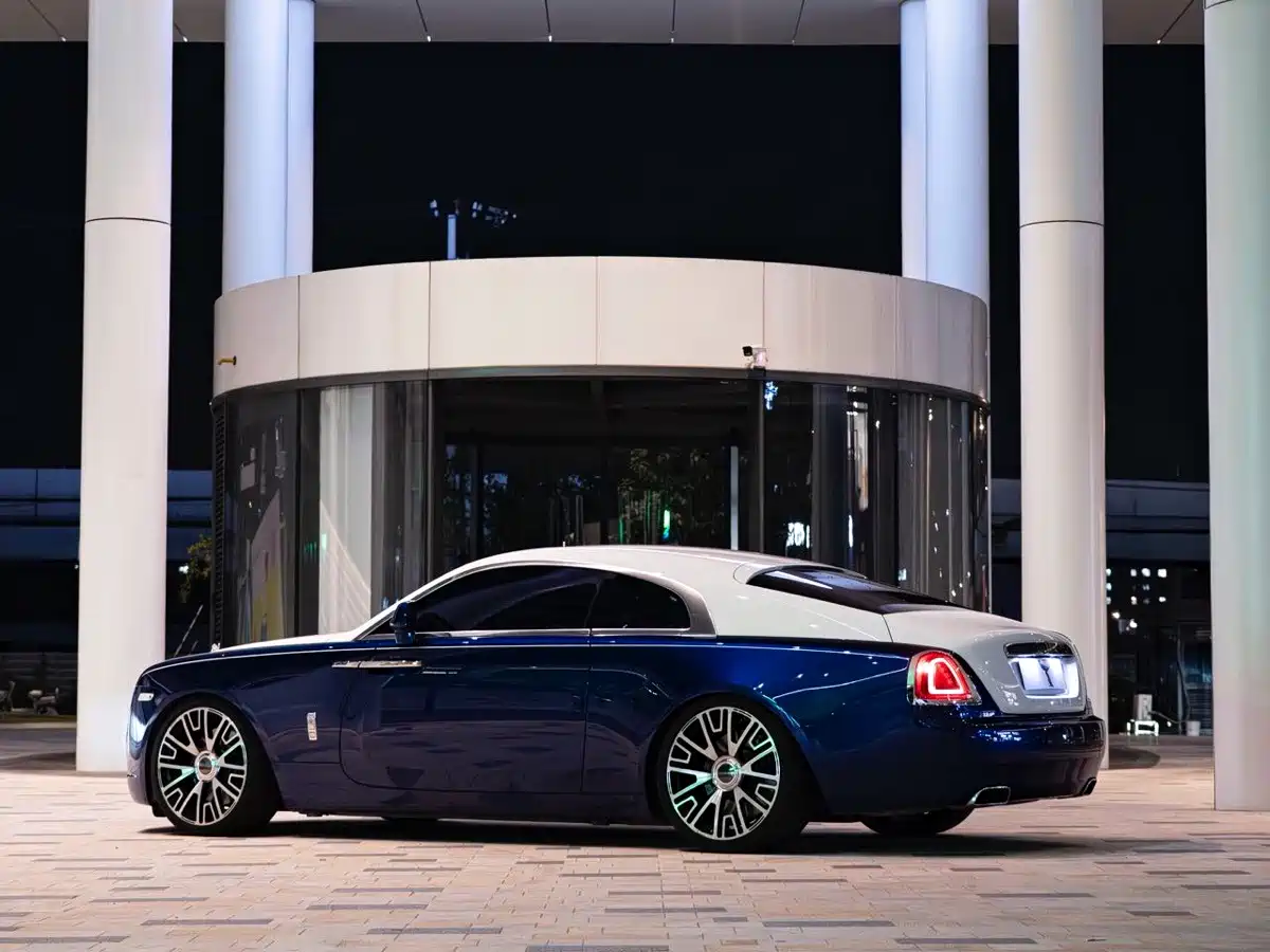 Фото 7 - Rolls-Royce Wraith