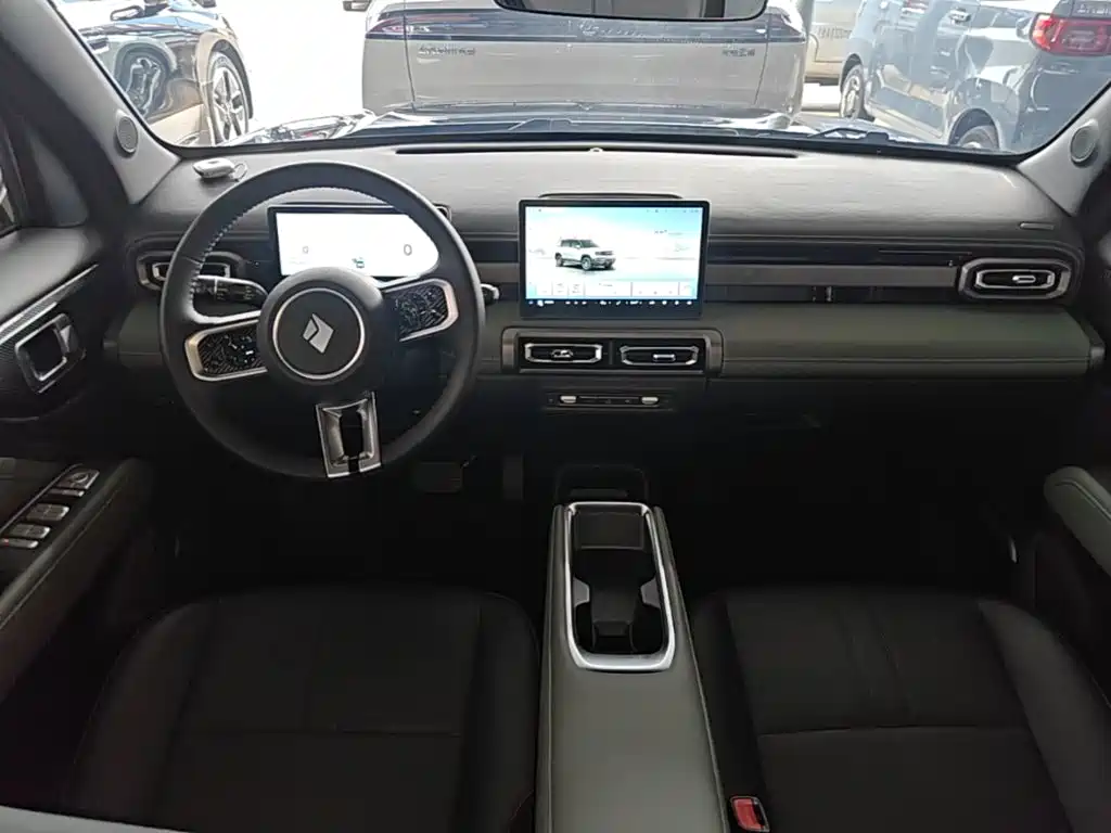 Baojun Yueye Plus 2024 2024 Smart Premium 4-Seater