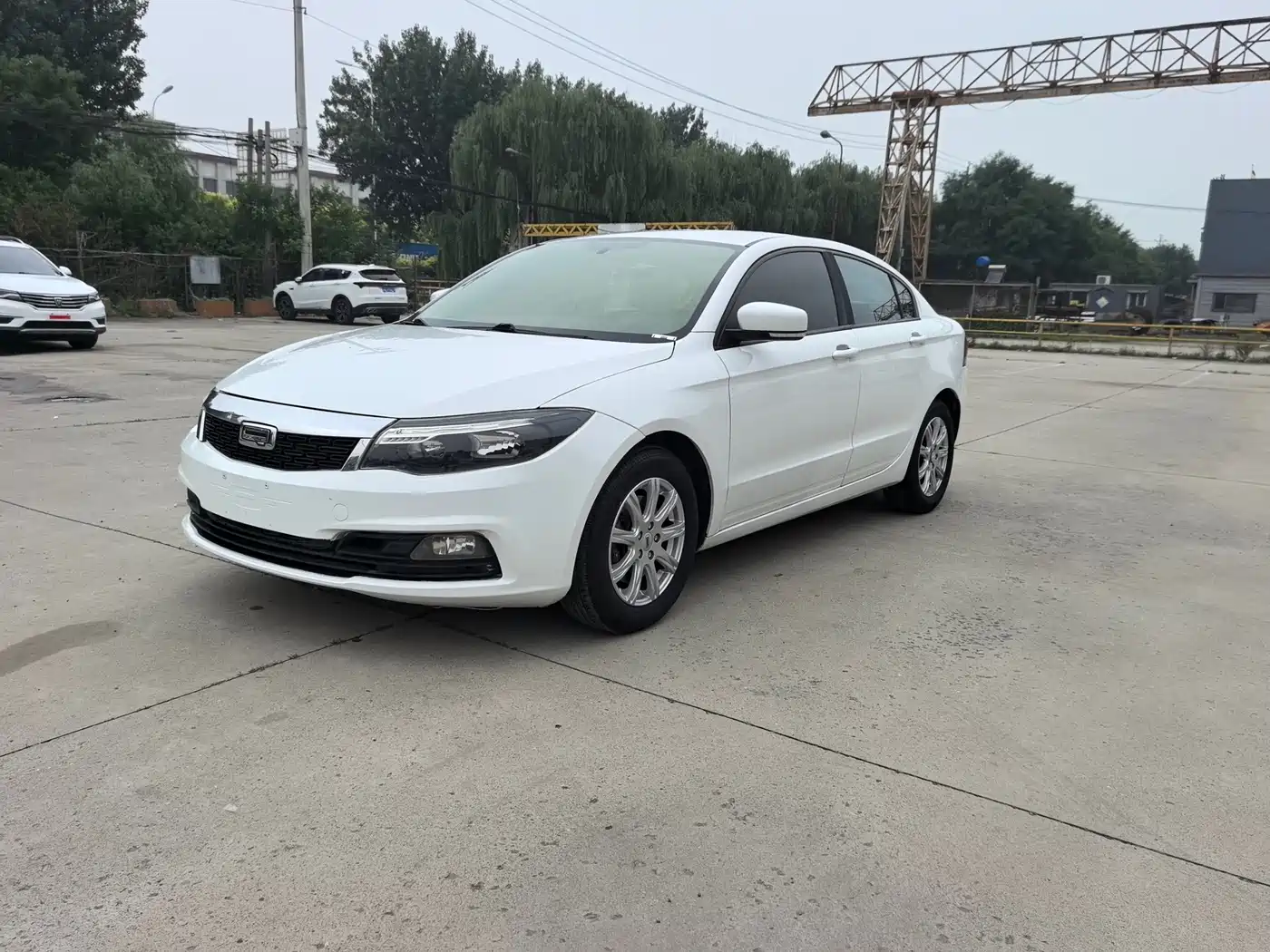 Qoros 3 2019 2018 Sedan 1.6L Auto Leading