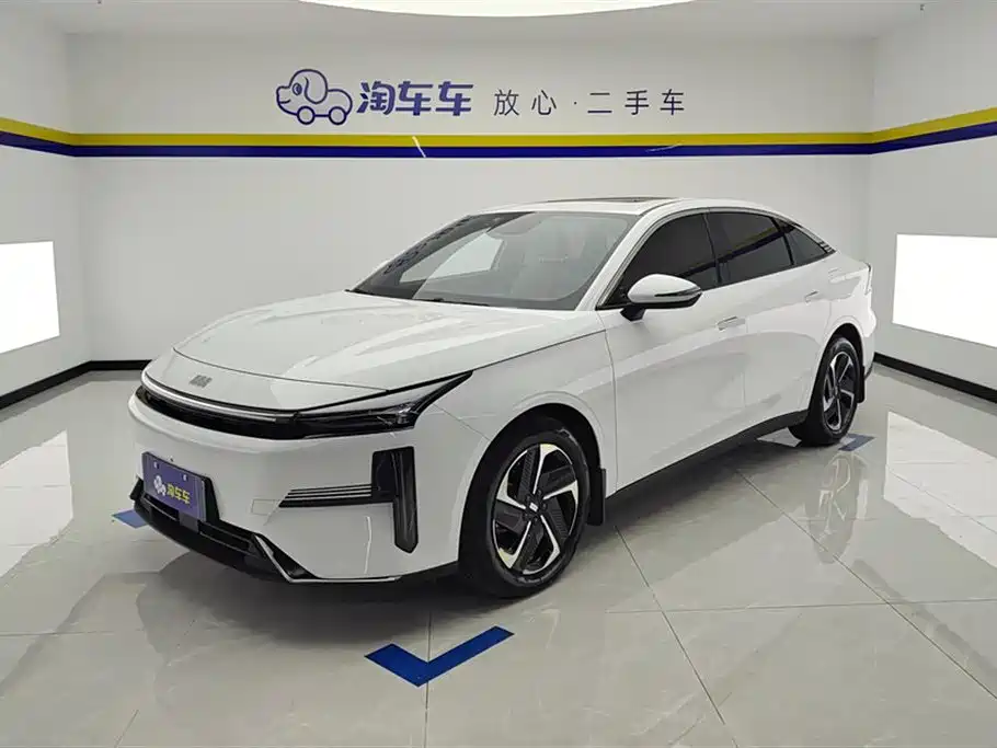 Geely Galaxy Galaxy L6 2023 Model 125km PLUS