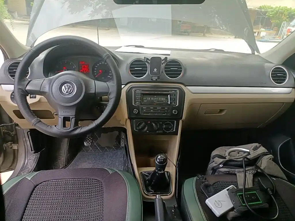Volkswagen Jetta 2013 1.6L Manual Comfort фото 10
