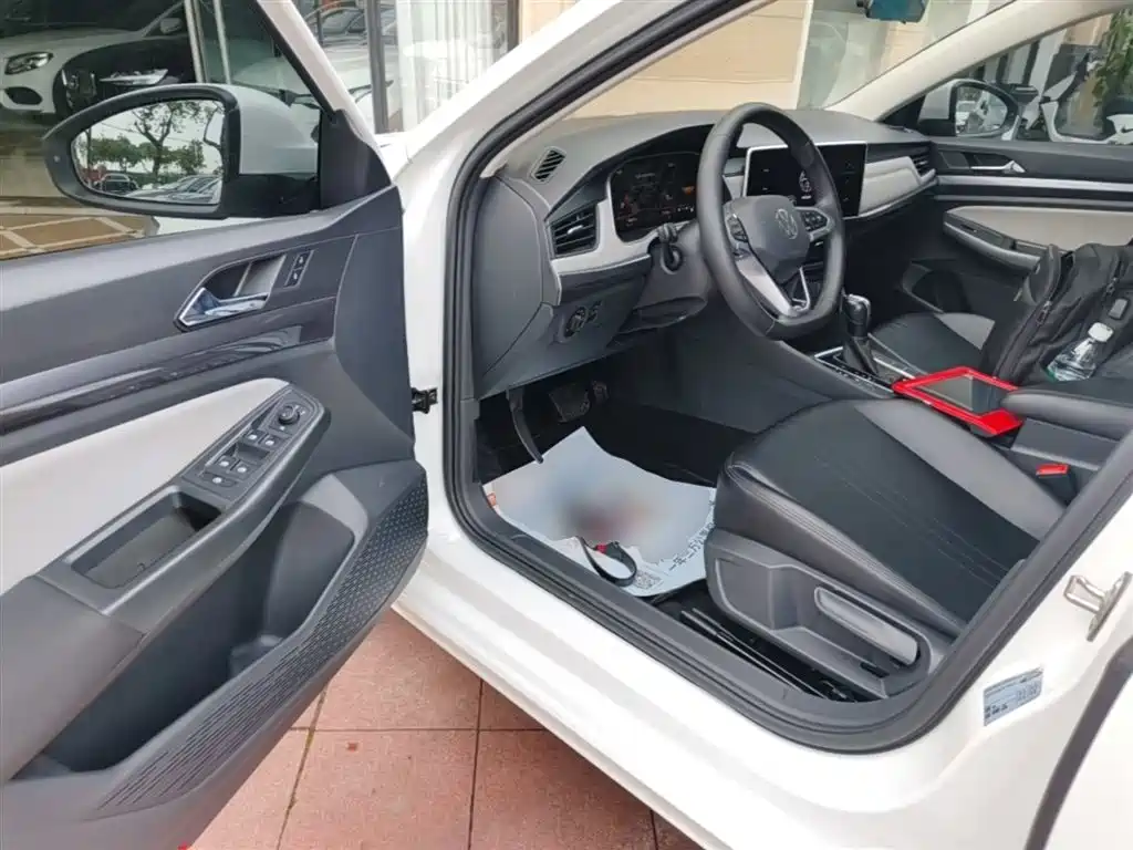 Volkswagen Bora 2024 200TSI DSG Smooth Ride Edition фото 16